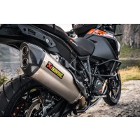 e5e5e5-PHO_PP_MON_60705979000-AKRAPOVIC-SLIP-ON-LINE_%23SALL_%23AWSG_%23V1