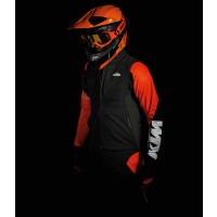 b2b2b2-PHO_PW_HERO_261663-3PW20000480X-ENDURO-VEST-HERO_%23SALL_%23AWSG_%23V1