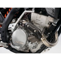 e5e5e5-PHO_PP_MON_SXS07250535-mr-SXS-exhaust-guard-carbon_%23SALL_%23AWSG_%23V1